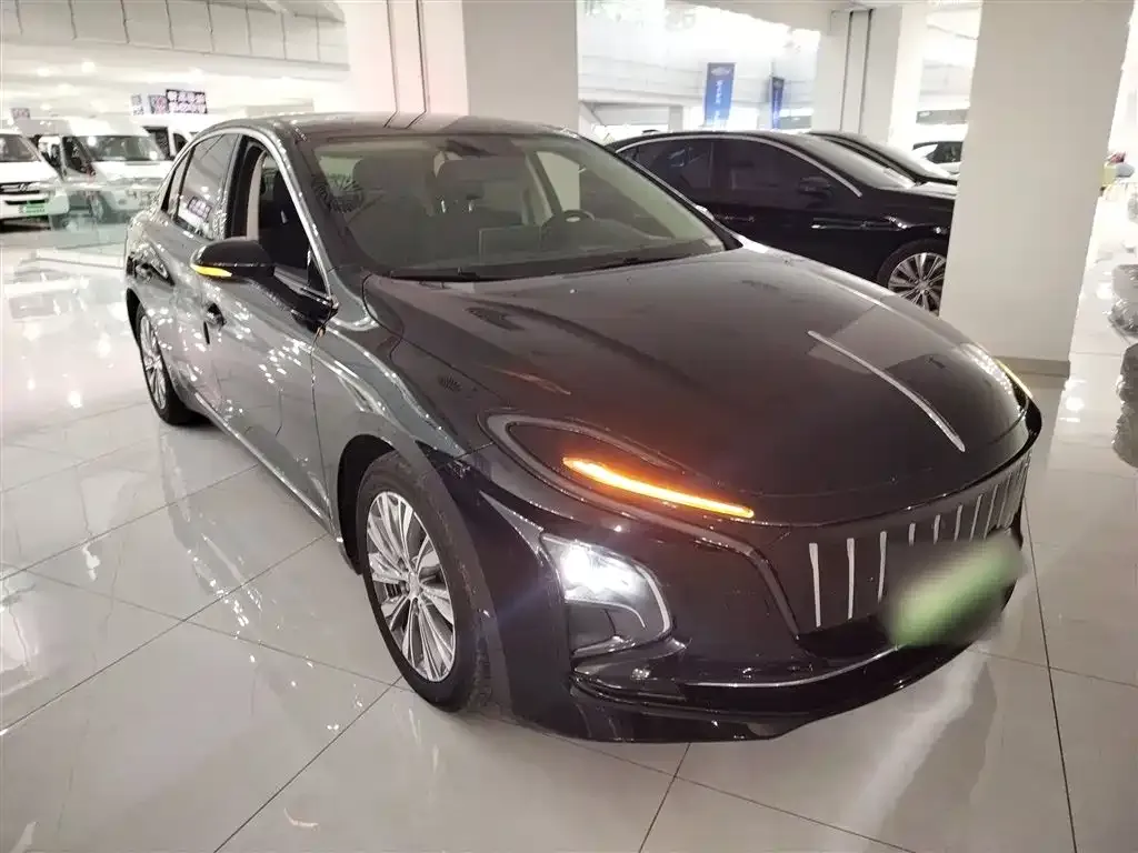 Hongqi E-QM5 — фото 3