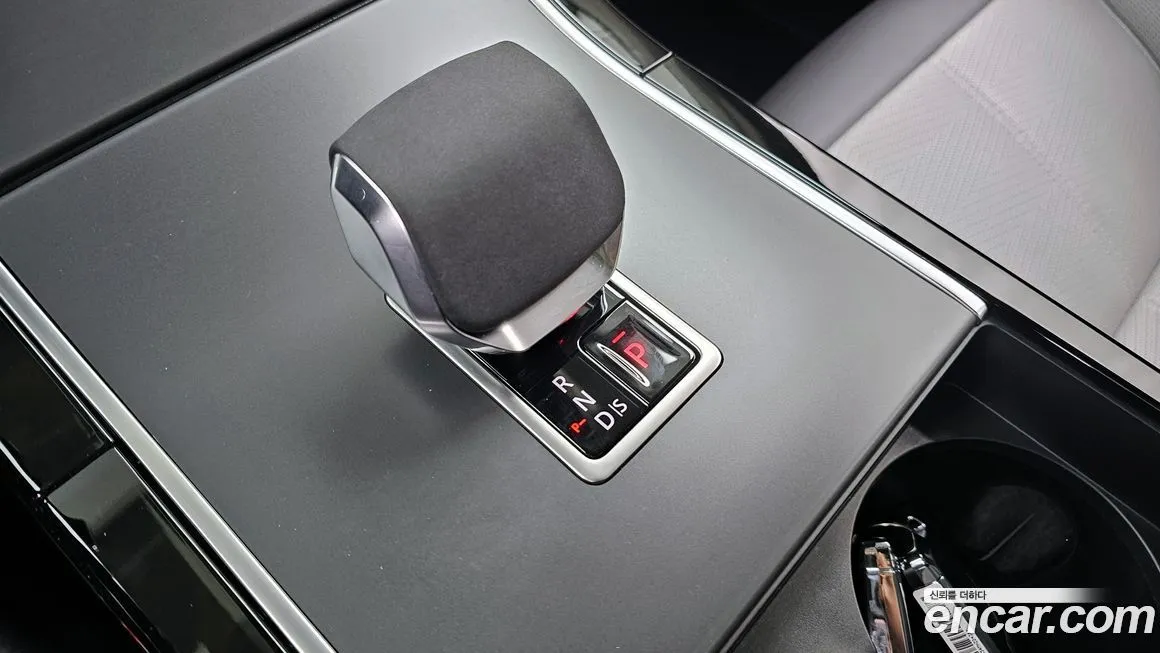Land Rover Range Rover Velar 2025 из KR, фото 7