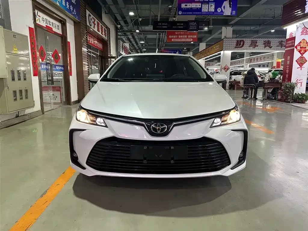 Toyota Corolla — фото 4