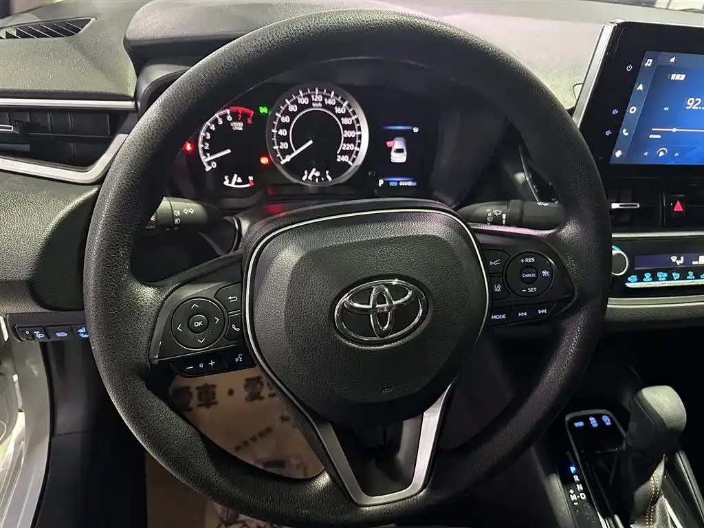 Toyota Corolla — фото 10