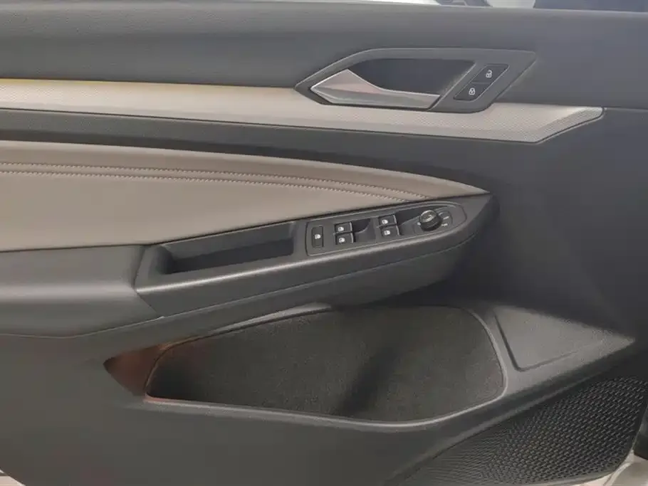 Volkswagen Golf 2021 из CN, фото 6