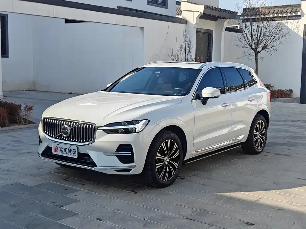 Volvo XC60 2022 из CN, фото 1