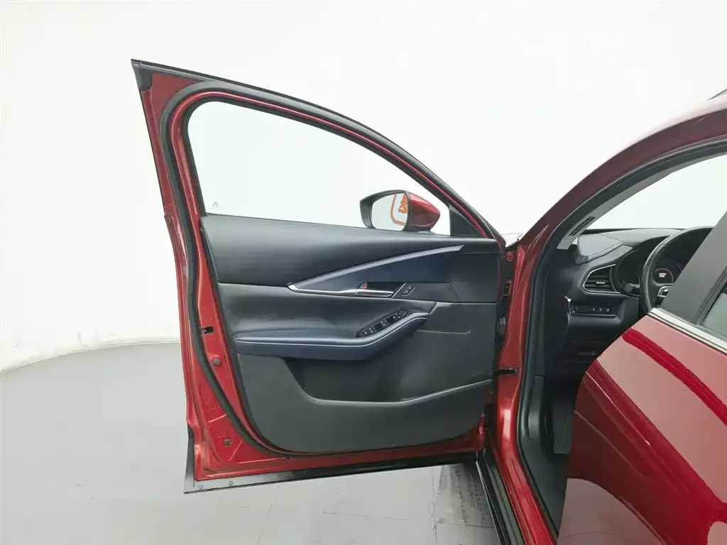 Mazda CX-30 2021 из CN, фото 6