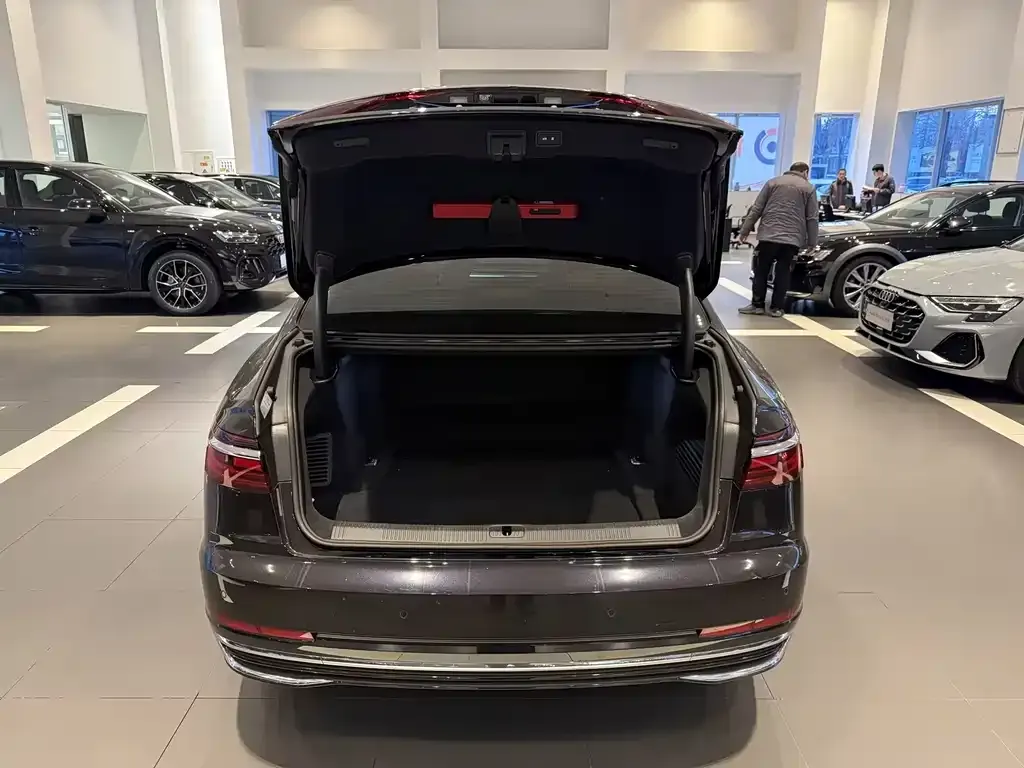 Audi A8 2026 из CN, фото 8