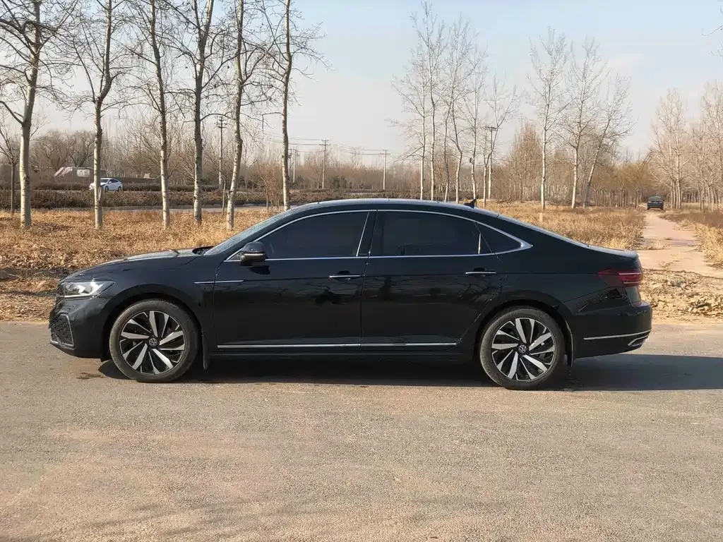 Volkswagen Passat — фото 7