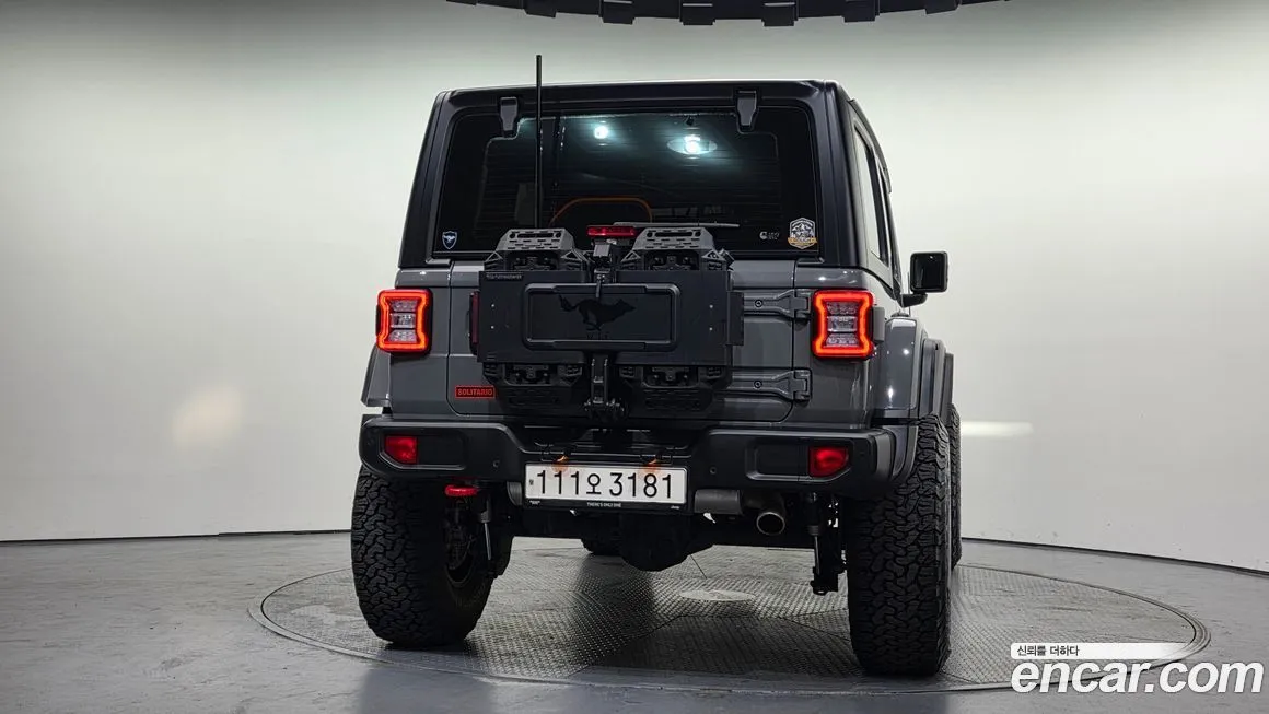 Jeep Wrangler — фото 7