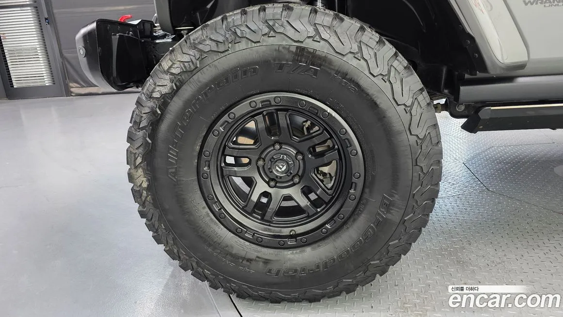 Jeep Wrangler — фото 5