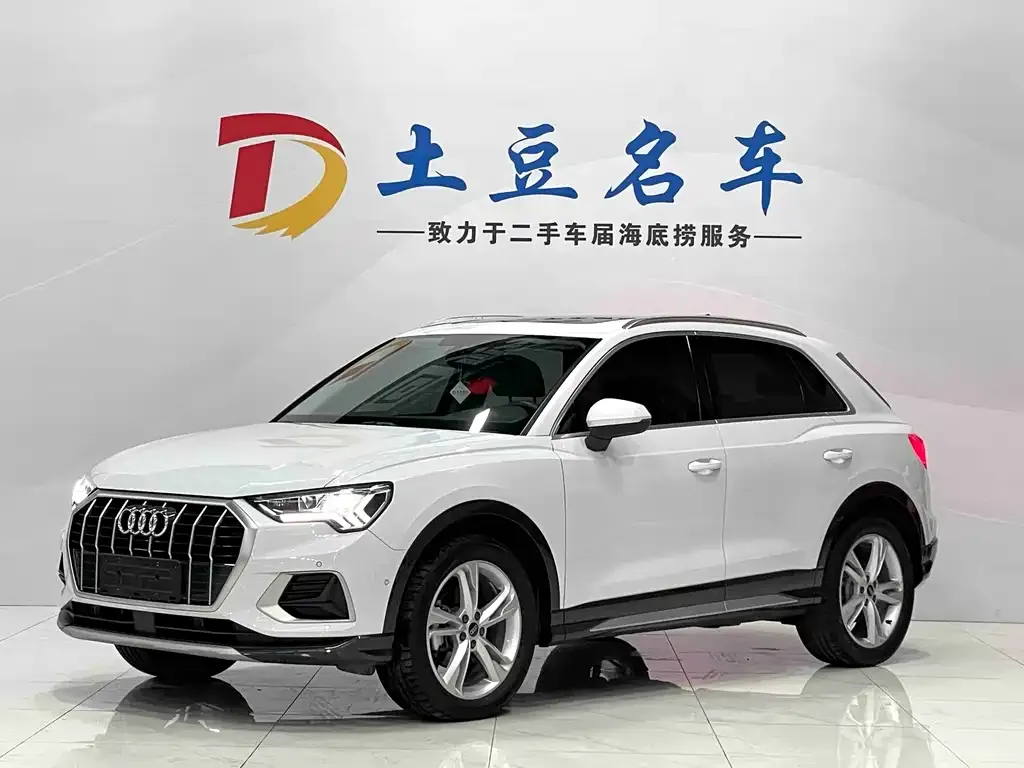 Audi Q3 — фото 1