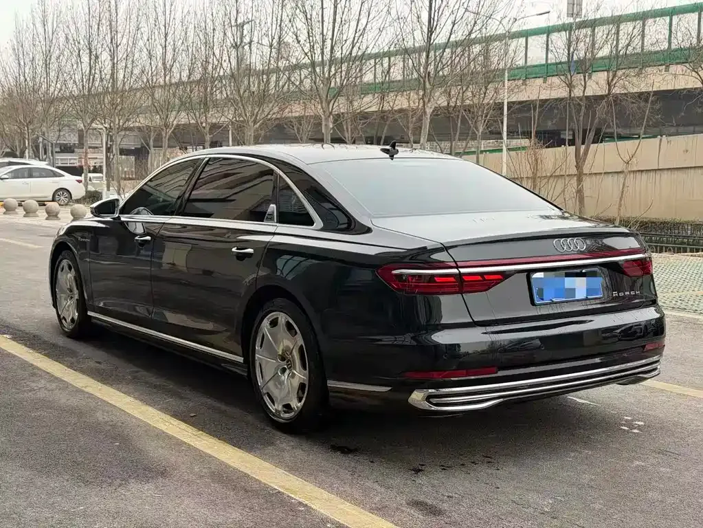 Audi A8 2023 из CN, фото 10