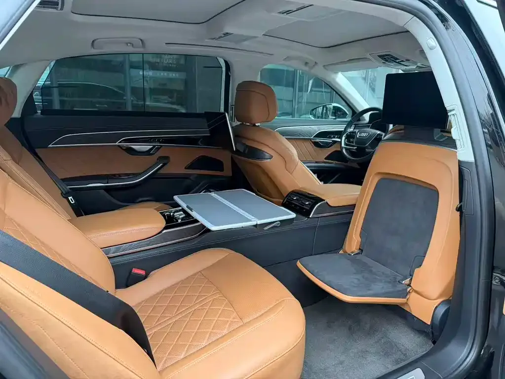 Audi A8 2023 из CN, фото 6