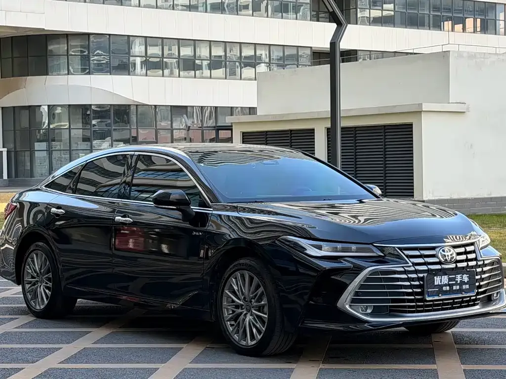 Toyota Avalon — фото 2