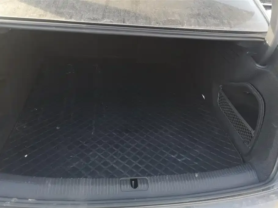 Audi A4L 2024 из CN, фото 3