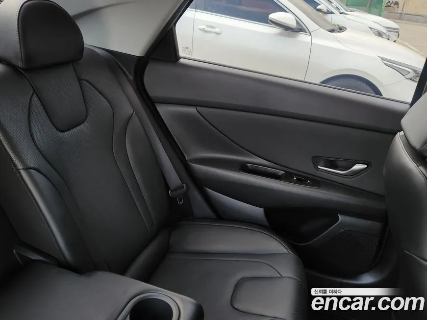 Hyundai AVANTE — фото 4