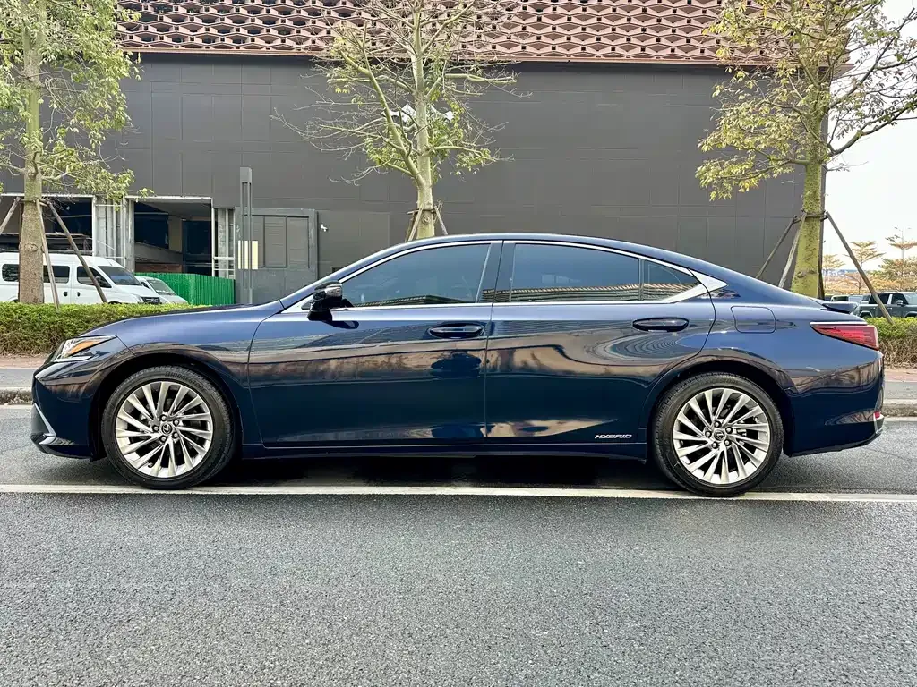 Lexus ES 2022 из CN, фото 4