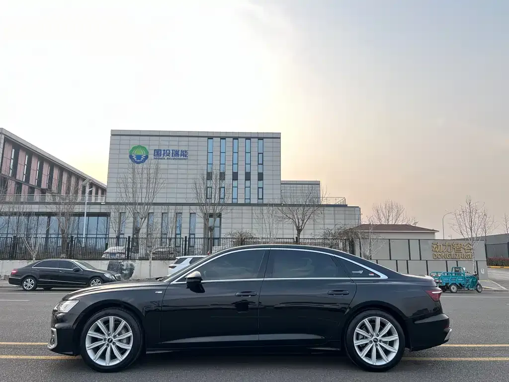 Audi A6L 2023 из CN, фото 4