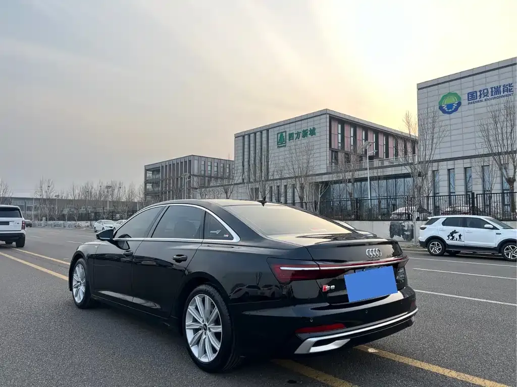 Audi A6L 2023 из CN, фото 2