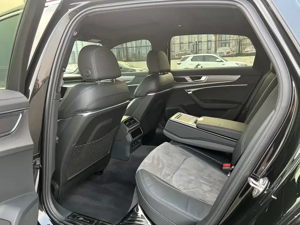 Audi A6L 2023 из CN, фото 7