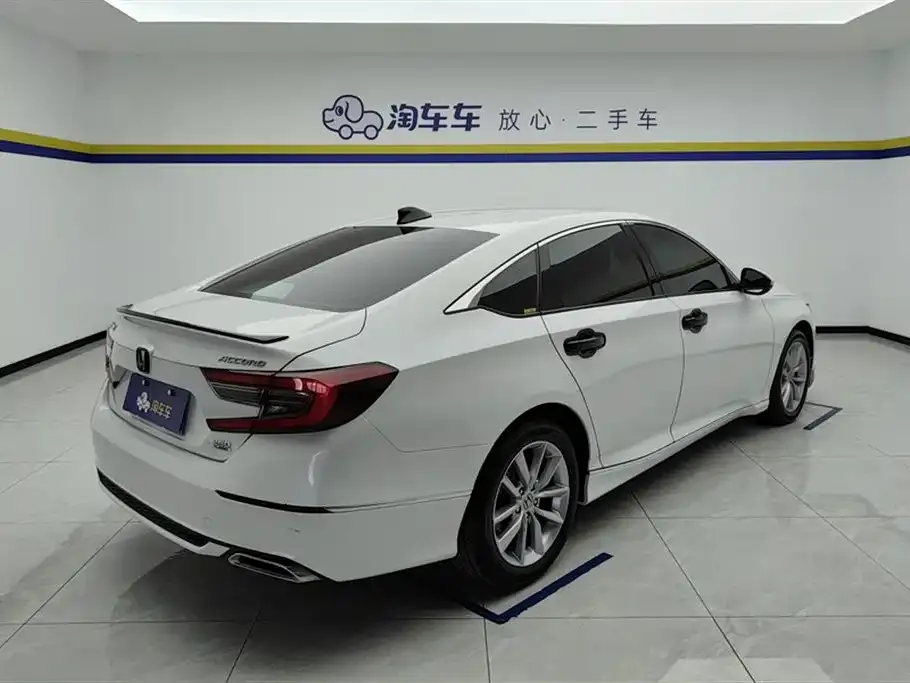 Honda Accord — фото 9