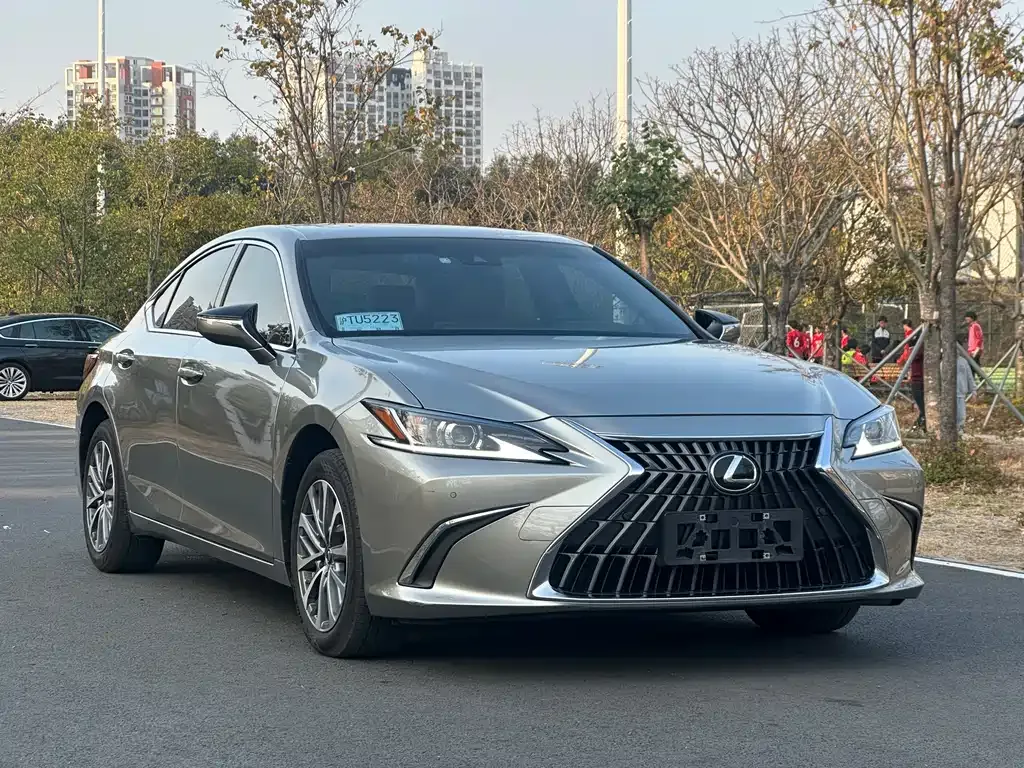 Lexus ES — фото 6