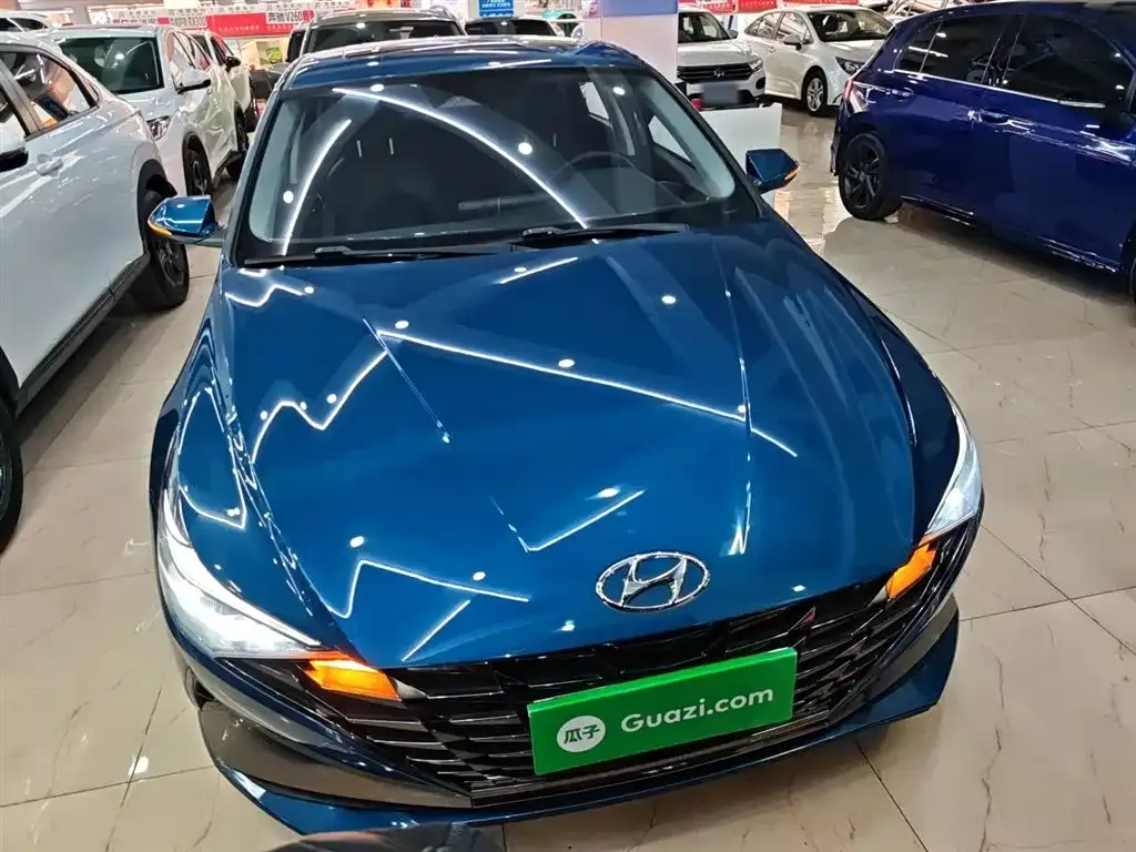 Hyundai Elantra — фото 2