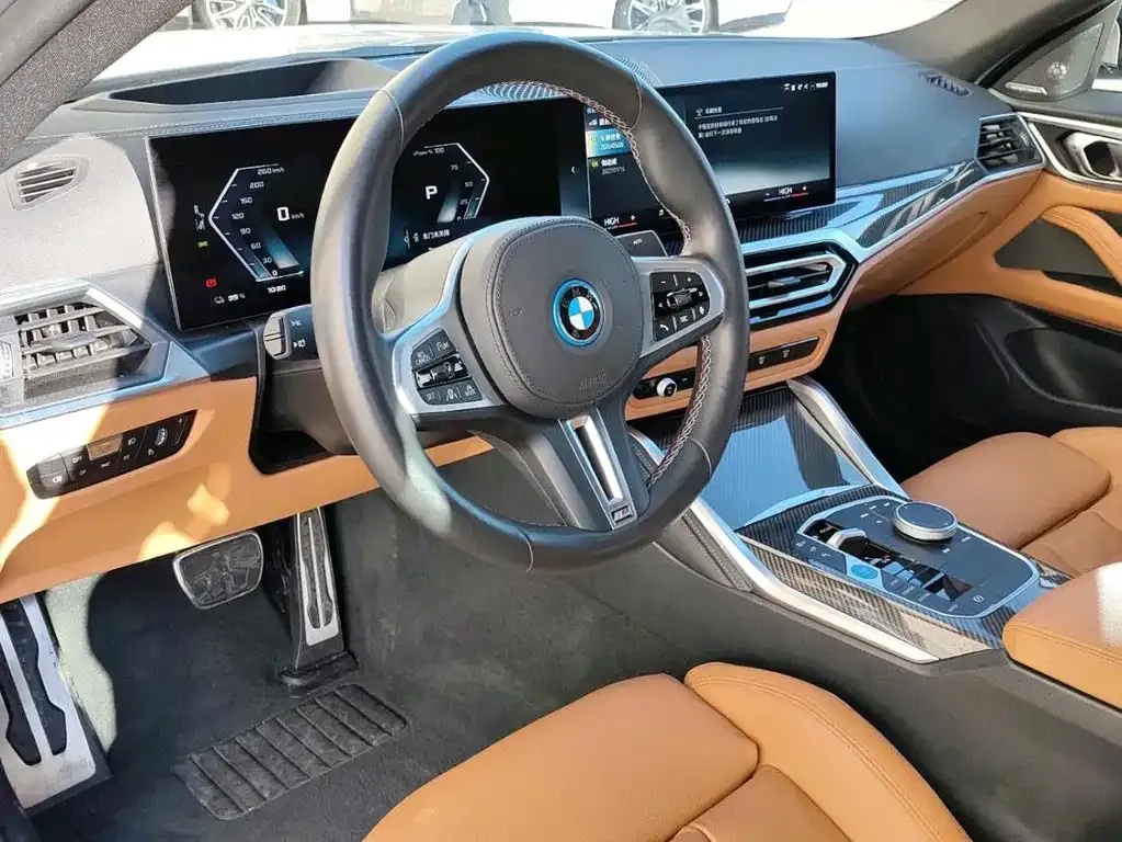 BMW i4 — фото 10