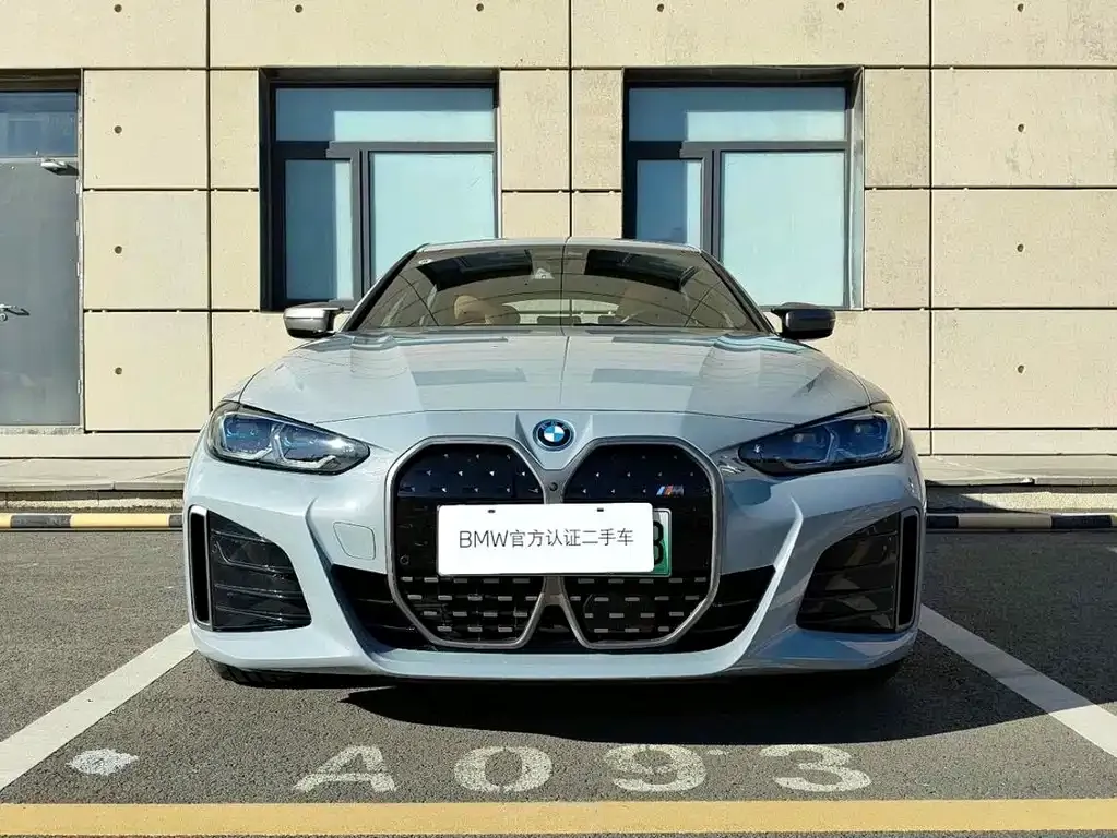 BMW i4 — фото 8
