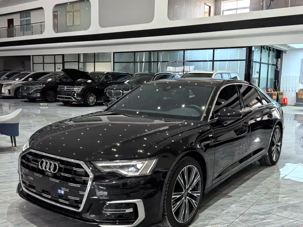 Audi A6L — фото 1