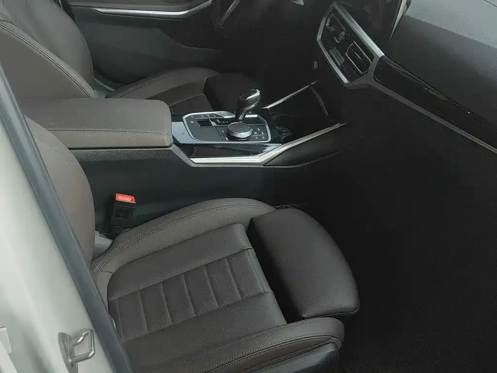 BMW 3 Series 2021 из CN, фото 4