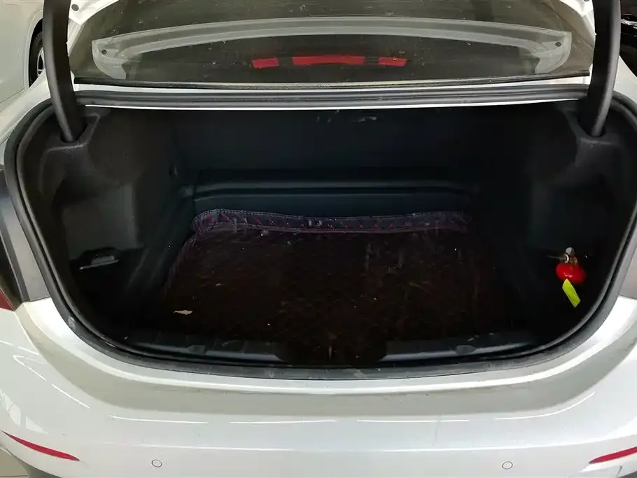 BMW 1 Series 2023 из CN, фото 2