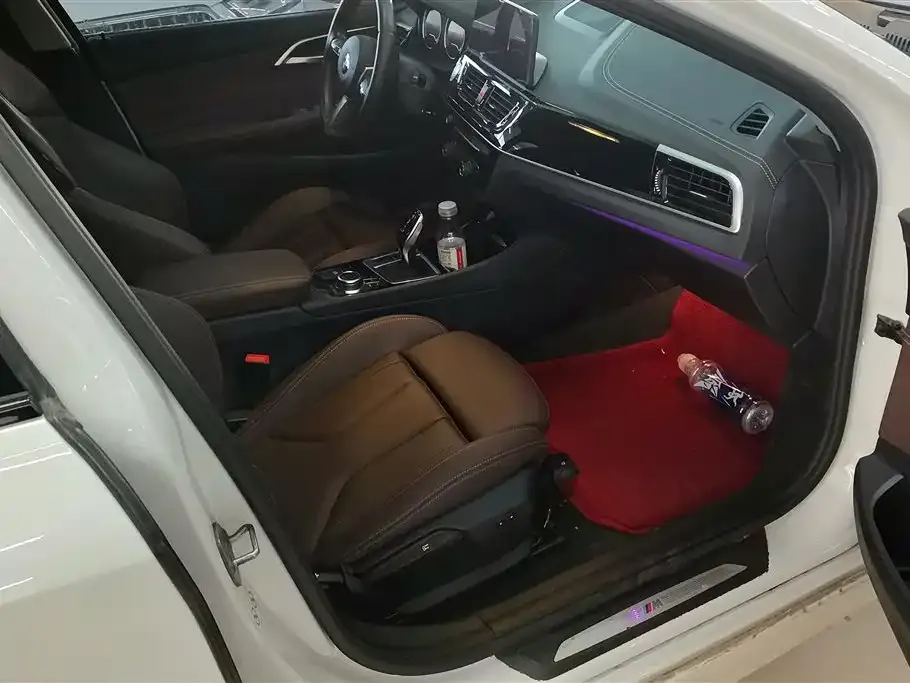 BMW 1 Series 2023 из CN, фото 10