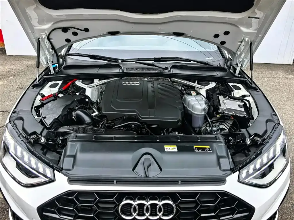 Audi A4L 2024 из CN, фото 7