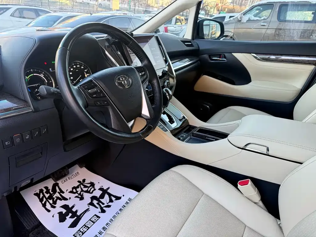 Toyota Vellfire — фото 8