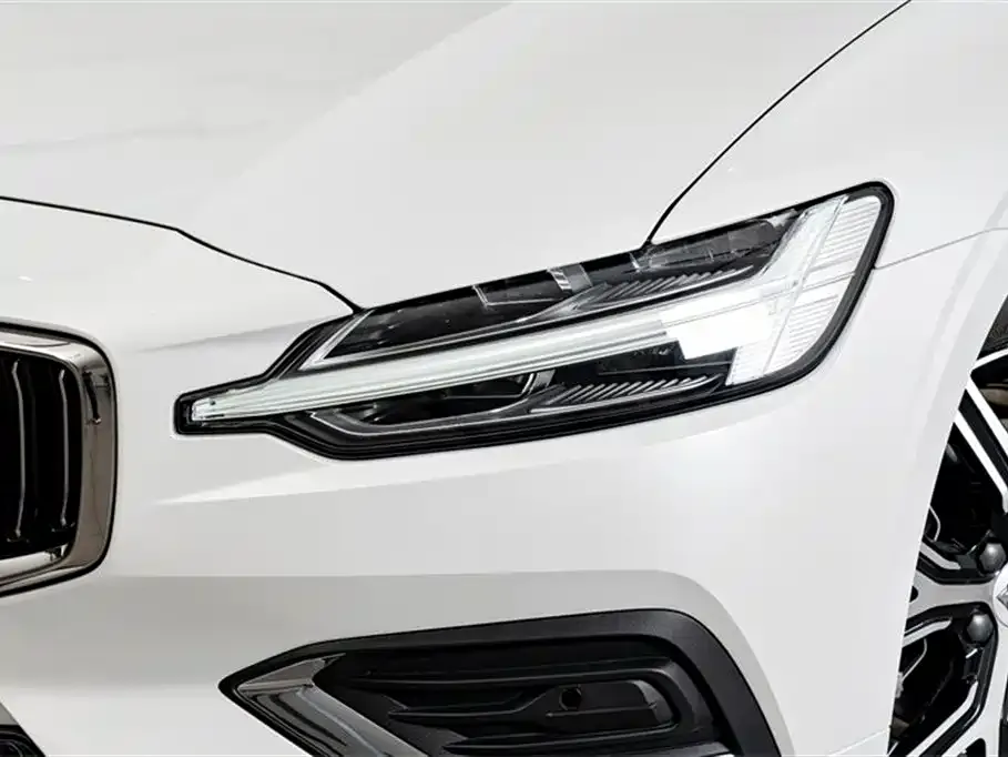 Volvo S60 2025 из CN, фото 5