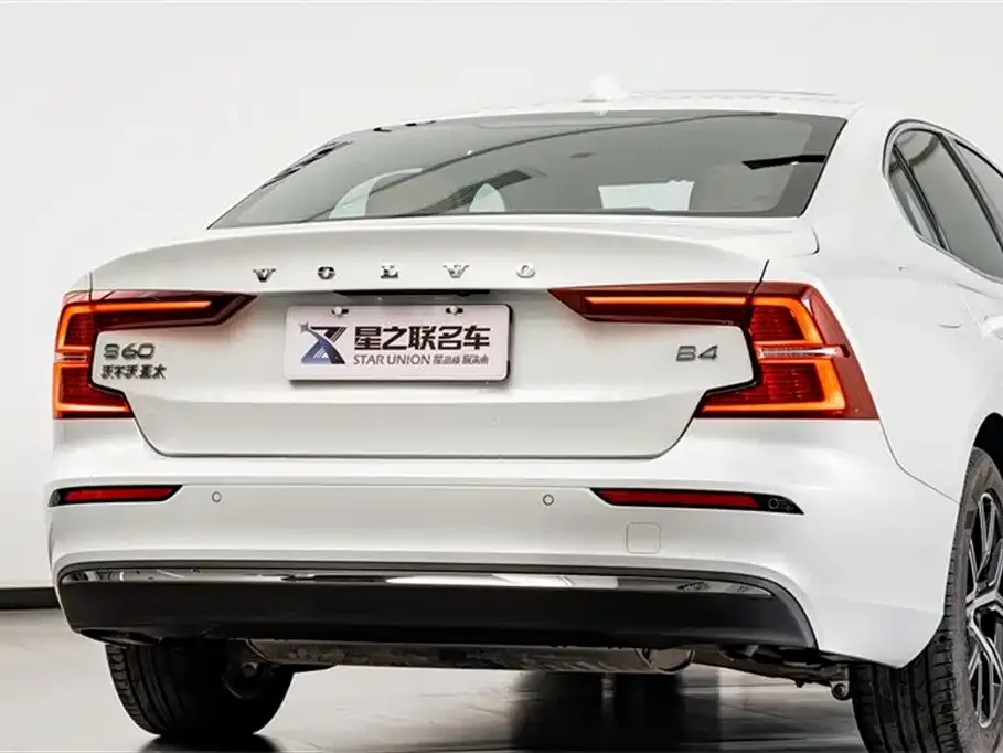 Volvo S60 2025 из CN, фото 6