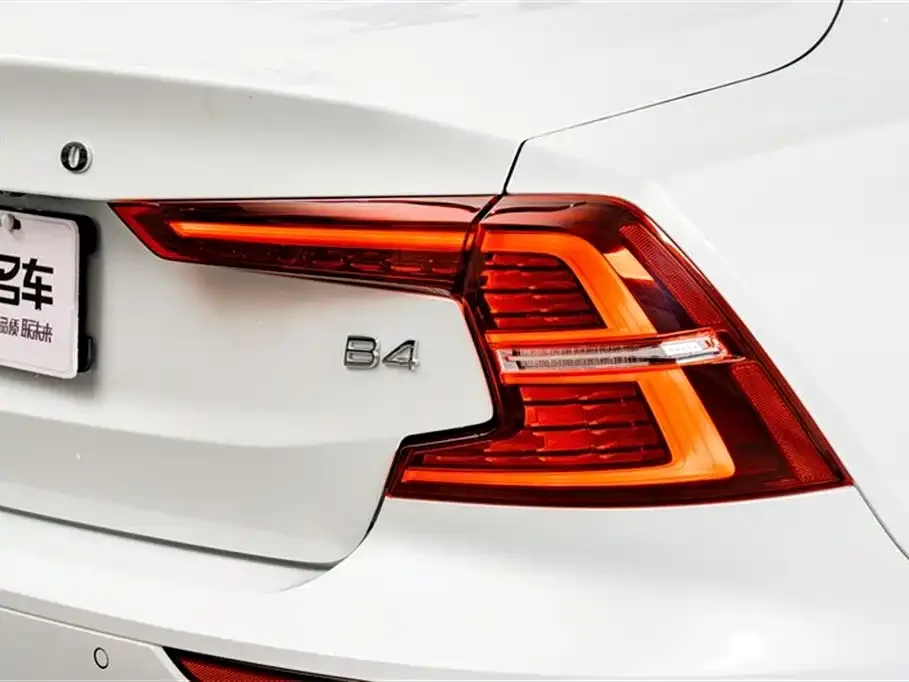 Volvo S60 2025 из CN, фото 9