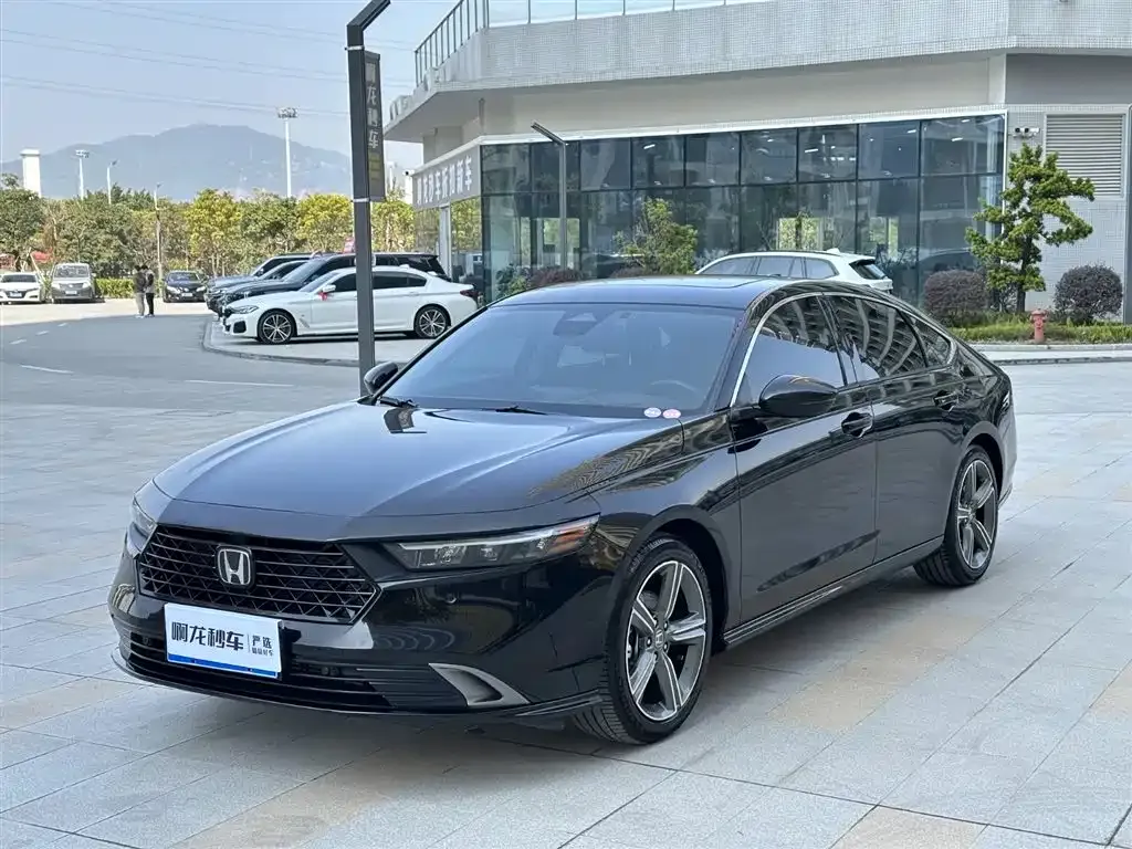 Honda Accord — фото 10