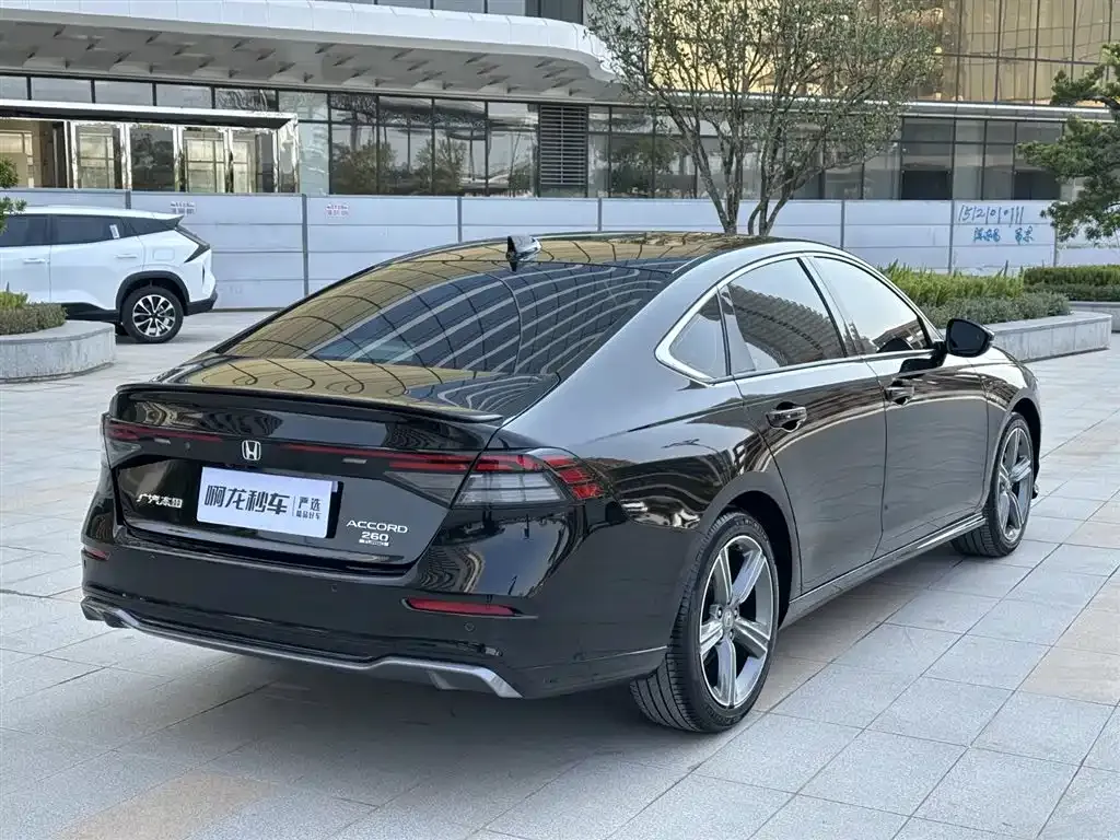 Honda Accord — фото 6