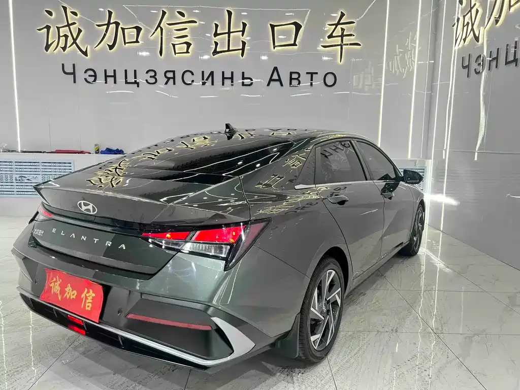 Hyundai Elantra — фото 4