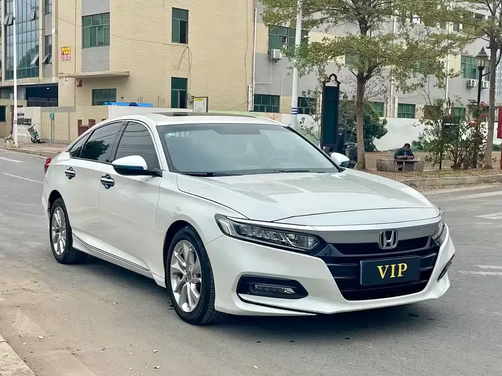 Honda Accord — фото 9