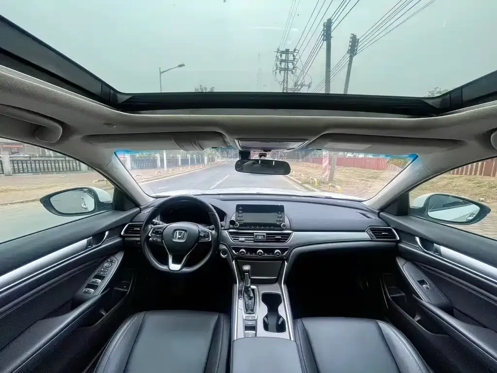 Honda Accord — фото 10