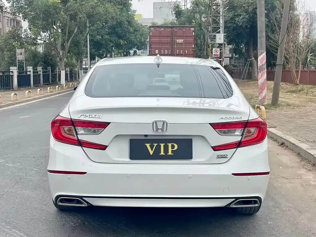 Honda Accord — фото 3