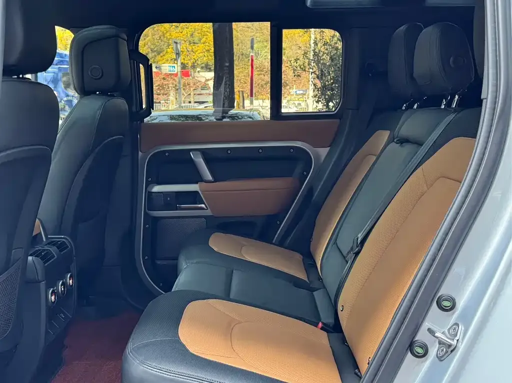 Land Rover Defender — фото 6