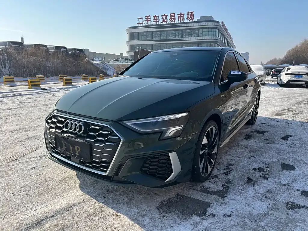 Audi A3 2023 из CN, фото 1