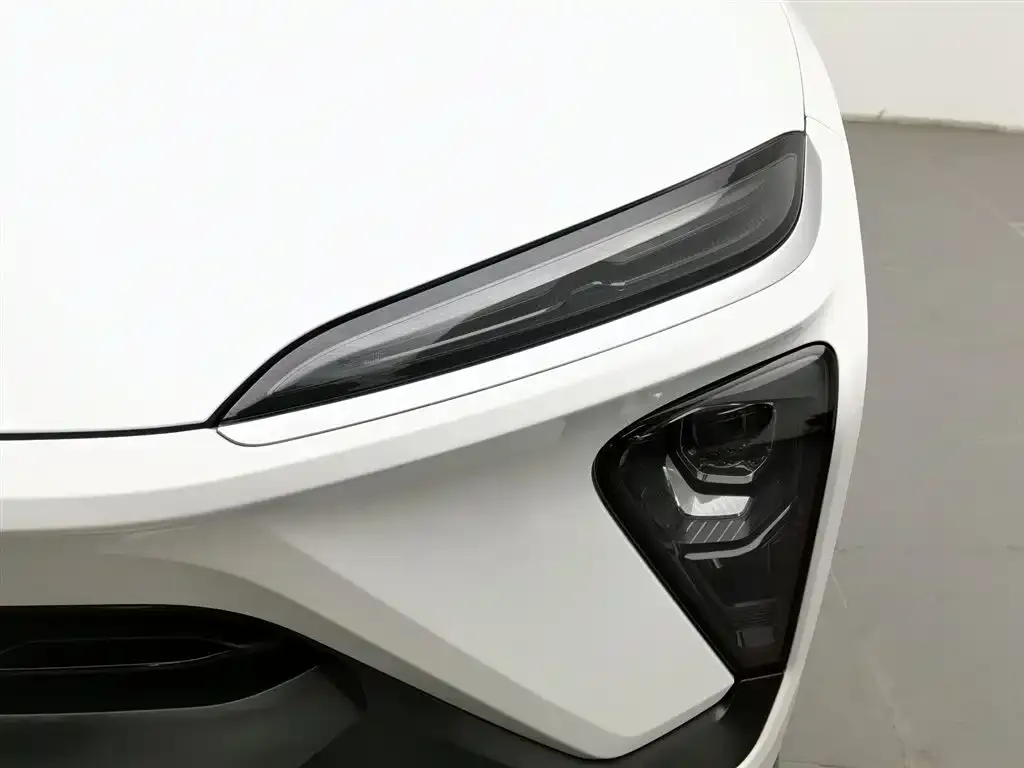 NIO EC6 — фото 7