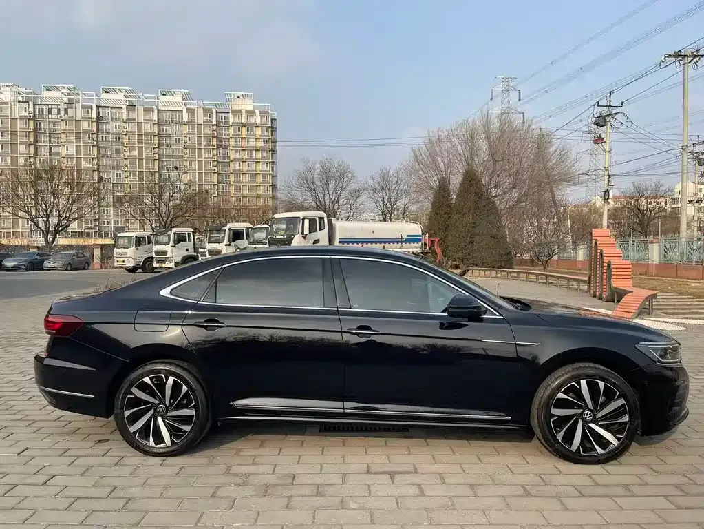 Volkswagen Passat — фото 3