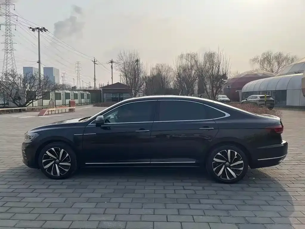 Volkswagen Passat — фото 8