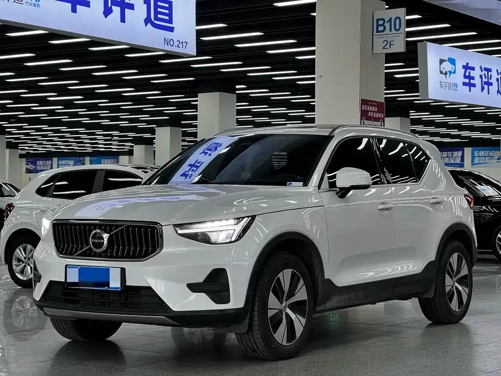 Volvo XC40 2023 из CN, фото 1