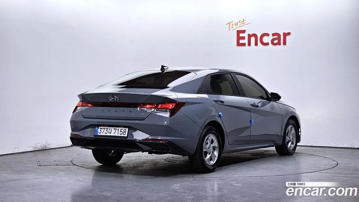 Hyundai AVANTE — фото 3