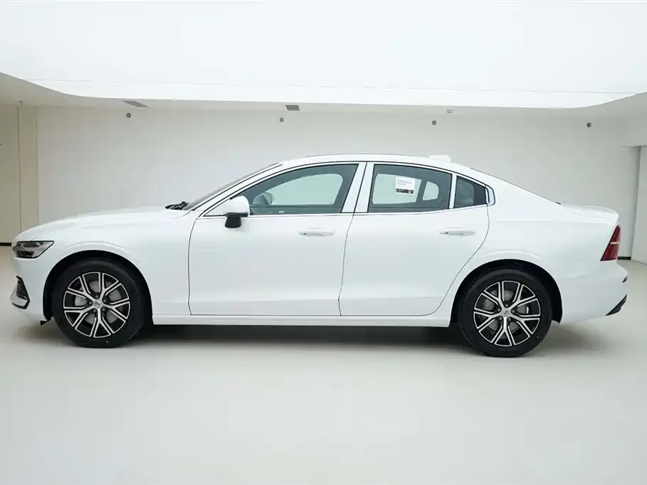Volvo S60 2026 из CN, фото 5