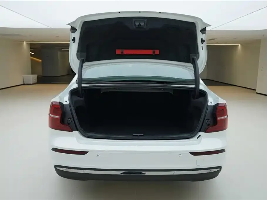 Volvo S60 2026 из CN, фото 9